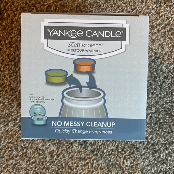 NEW in Box -Yankee Candle Scenterpiece - Picture 2 of 3